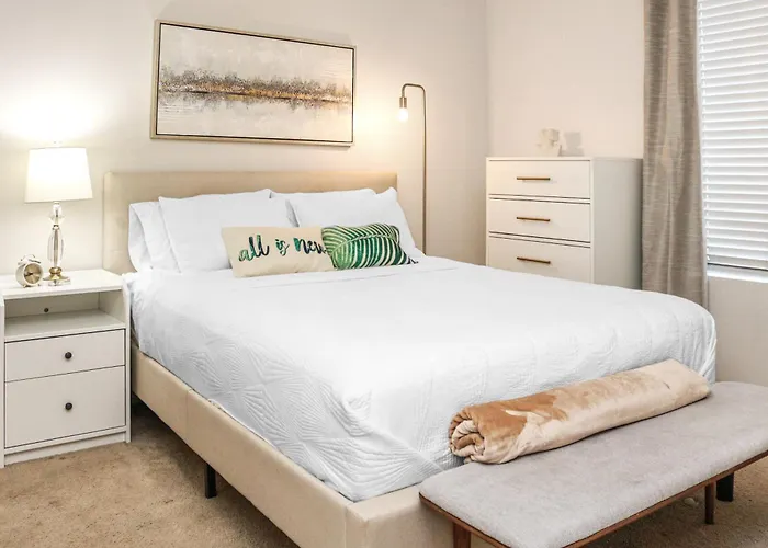 Luxe Marina Del Rey Apartment,Parking, Gym, Pool, Jacuzzi,Bbq
